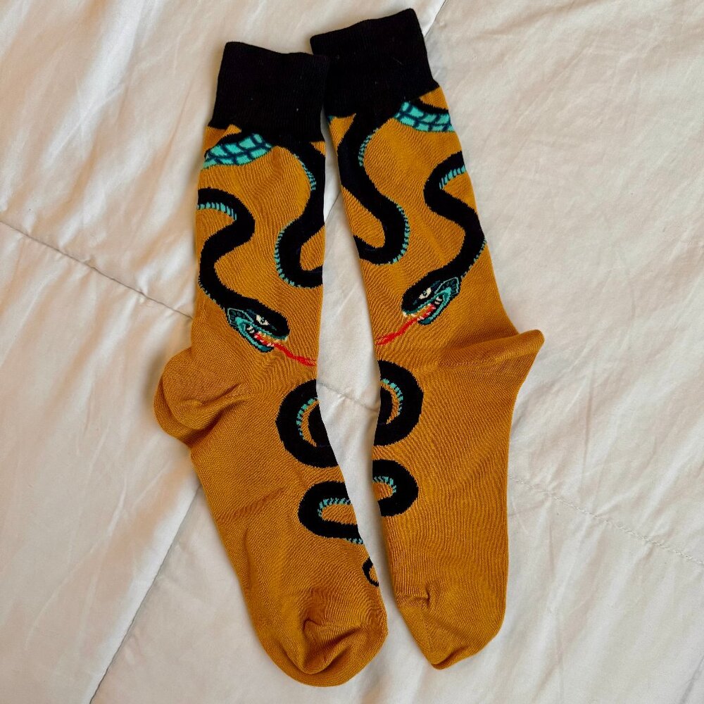 SOCKSMITH Slither Me Timbers Gold Snake Crew Socks 10-13 (Men's Size 7-12.5)